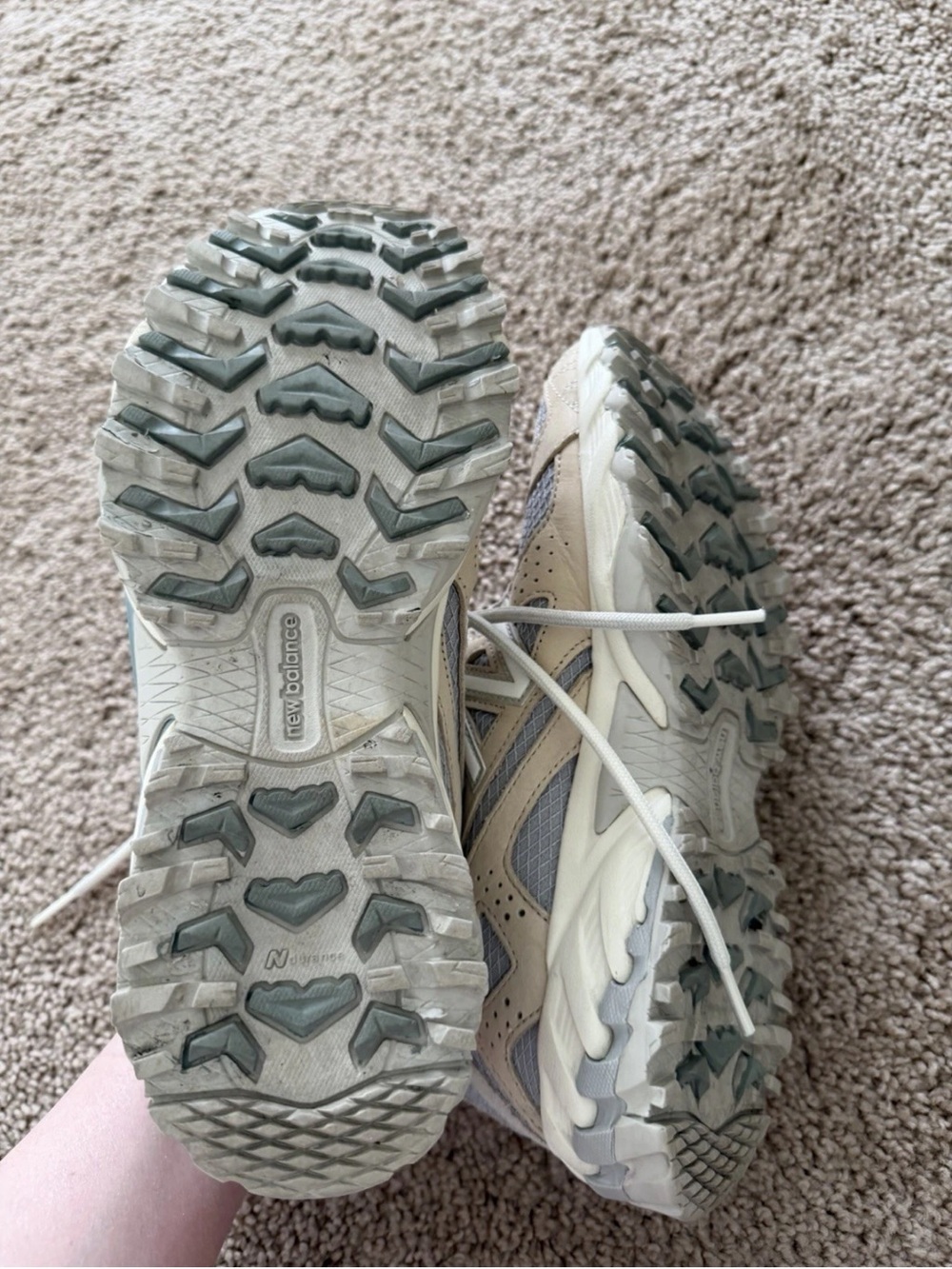 New Balance 610 Women's Size 8 Sneakers in Light Gray and Beige - Picture 5 of 6